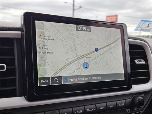 Used 2023 Hyundai Venue Limited image 20