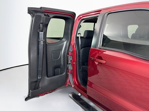 Used 2022 Nissan Frontier SV image 28