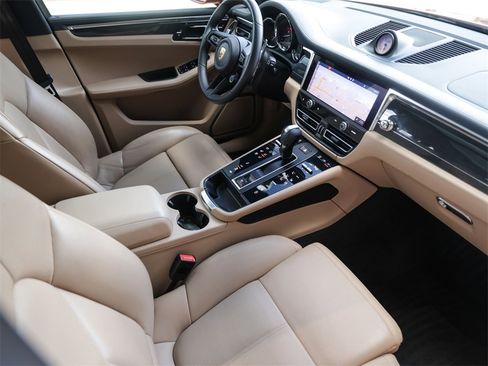 Certified 2022 Porsche Macan GTS image 36