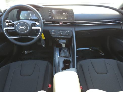 New 2026 Hyundai Elantra SE image 18