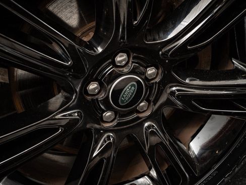 Used 2022 Land Rover Range Rover Velar R-Dynamic S image 8