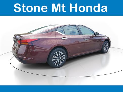 Used 2023 Nissan Altima 2.5 SV FWD image 6