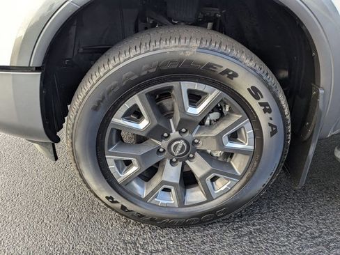 Certified 2024 Nissan Titan Platinum Reserve w/ Moonroof Package image 9