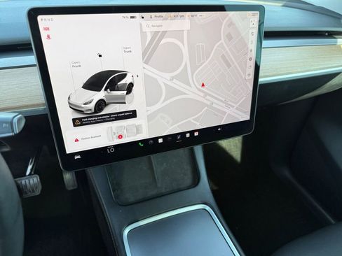 Used 2023 Tesla Model Y AWD image 19