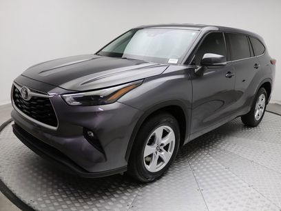 Used 2022 Toyota Highlander LE