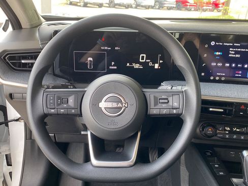 Used 2026 Nissan Kicks SV w/ SV Premium Package AWD/4WD image 34