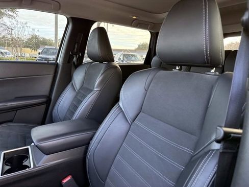 Used 2024 Mitsubishi Outlander SE image 22