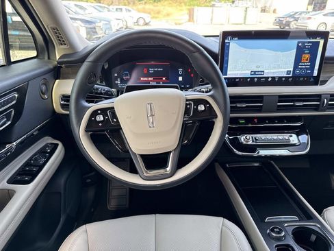 New 2026 Lincoln Corsair Reserve image 18