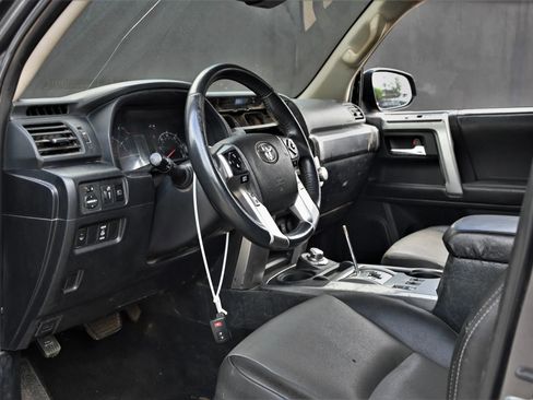 Used 2021 Toyota 4Runner SR5 Premium image 8