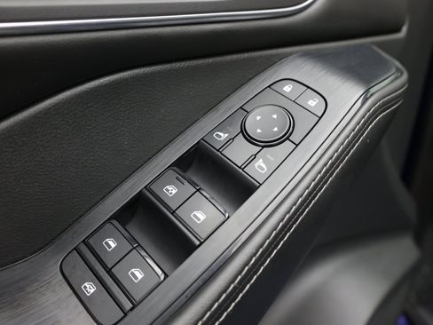 Used 2021 Nissan Rogue SV w/ Premium Package FWD image 13
