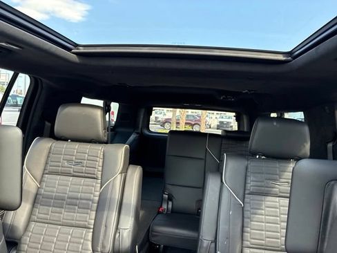 Used 2025 Cadillac Escalade ESV V AWD/4WD image 41