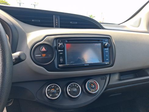 Used 2017 Toyota Yaris L FWD image 17
