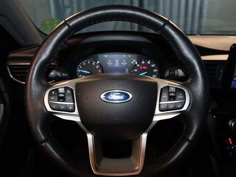 Used 2022 Ford Explorer Limited w/ Equipment Group 301A image 13