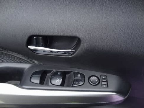 Used 2020 Nissan Kicks SV w/ Exterior Package image 7