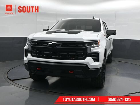 Used 2025 Chevrolet Silverado 1500 LT Trail Boss w/ Convenience Package II AWD/4WD image 5