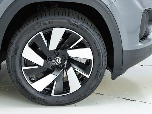 New 2026 Volkswagen Atlas Cross Sport SE image 53