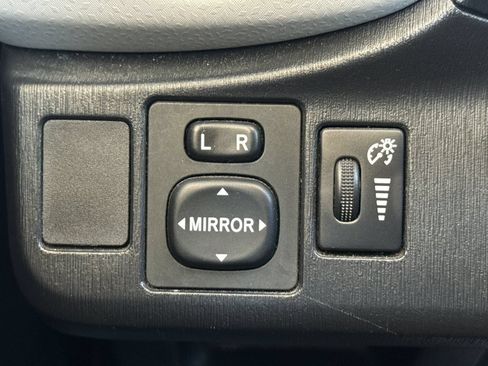 Used 2012 Toyota Yaris LE FWD image 38