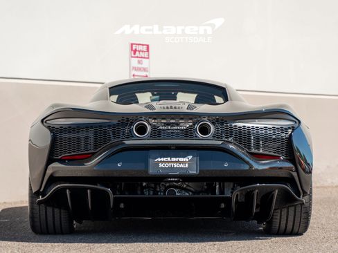 Used 2025 McLaren Artura image 6