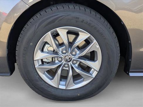 Used 2024 Toyota Sienna XLE image 26
