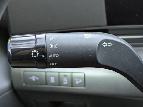 Certified 2025 Hyundai Kona SE image 30