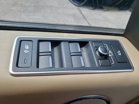 Used 2017 Land Rover Range Rover HSE AWD/4WD image 31