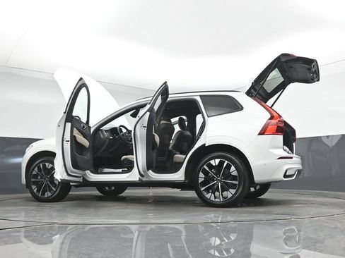 New 2026 Volvo XC60 B5 Plus w/ Protection Package Premier AWD/4WD image 48