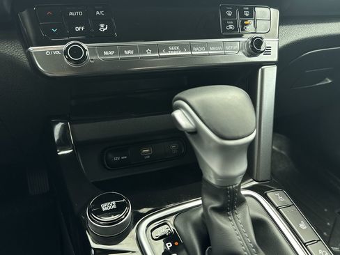 Used 2024 Kia Seltos SX image 20