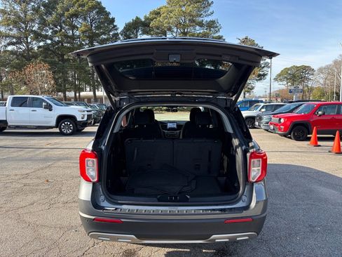 Used 2023 Ford Explorer XLT w/ Equipment Group 202A image 9