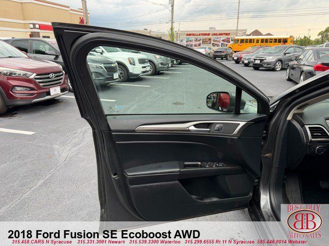 Used 2018 Ford Fusion SE w/ Fusion SE Technology Package AWD/4WD image 9