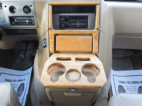 Used 1994 Chevrolet G20 image 19