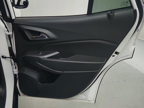 Used 2024 Chevrolet Trax ACTIV w/ Sunroof Package FWD image 25