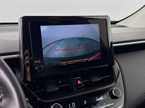 Used 2025 Toyota Corolla Cross LE AWD/4WD image 15