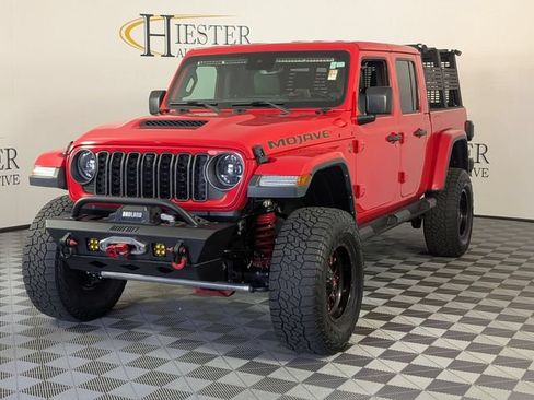 Used 2024 Jeep Gladiator Mojave AWD/4WD image 4
