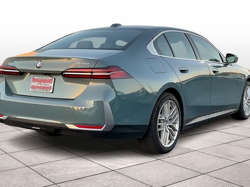 Used 2024 BMW 530i w/ Convenience Package image 16