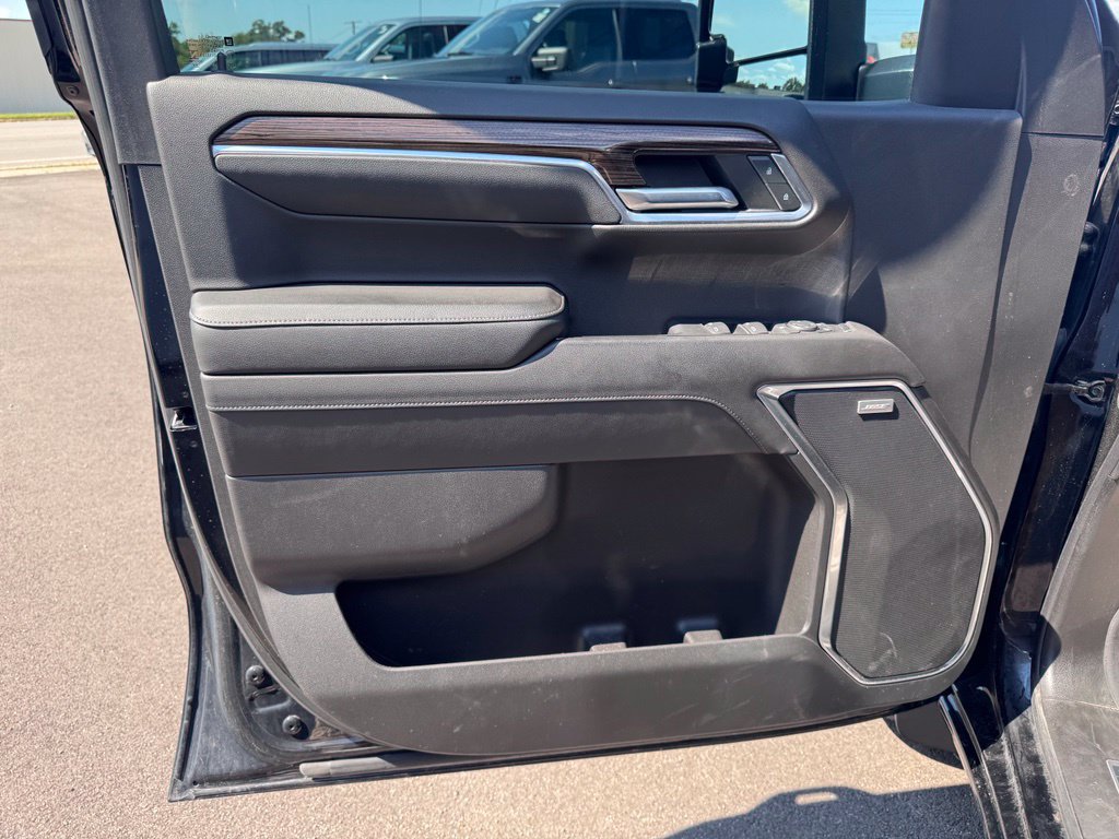 Used 2022 Chevrolet Silverado 1500 RST w/ Convenience Package II AWD/4WD image 9