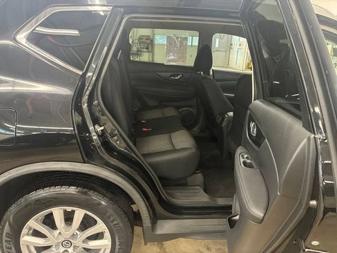 Used 2018 Nissan Rogue SV AWD/4WD image 19