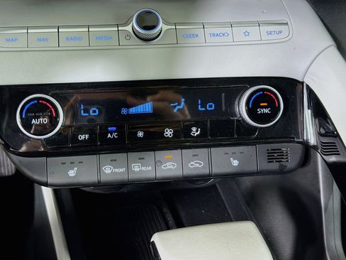 Used 2024 Hyundai Elantra Limited FWD image 24