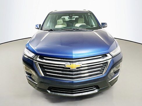 Used 2023 Chevrolet Traverse LT w/ LT Premium Package image 2