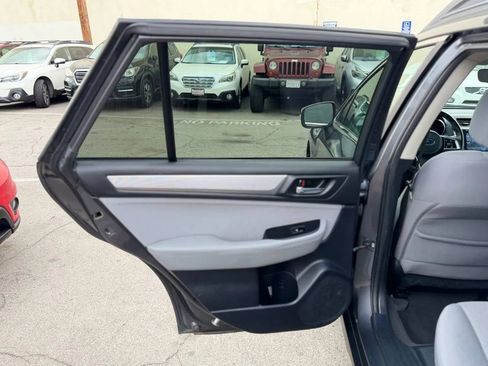 Used 2018 Subaru Outback 2.5i Premium image 26