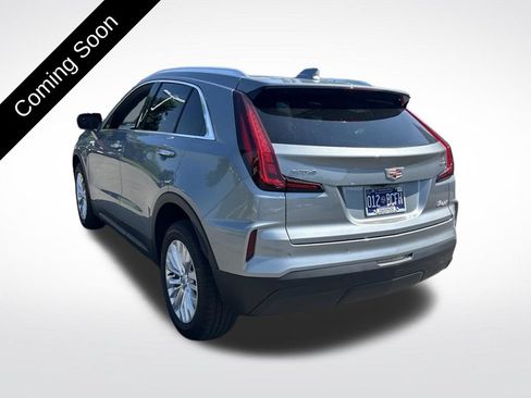 Used 2024 Cadillac XT4 Luxury w/ Cold Weather Package FWD image 7