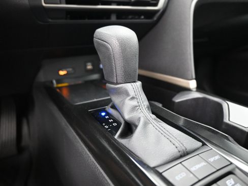 Certified 2025 Toyota Camry LE image 15