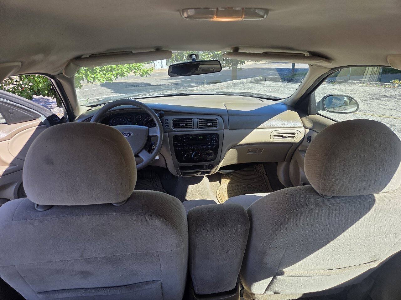 Used 2007 Ford Taurus SE FWD image 3