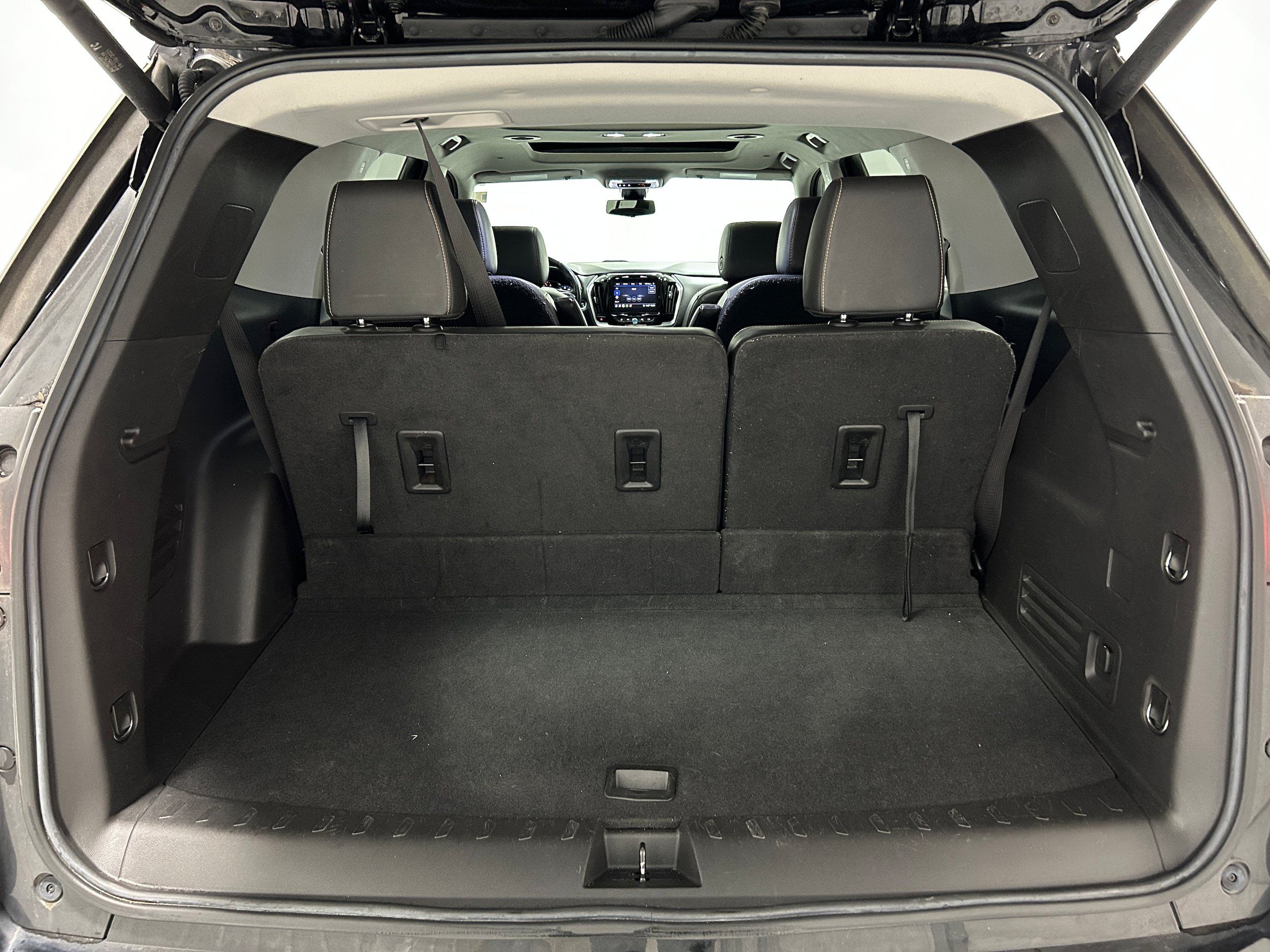 Used 2021 Chevrolet Traverse Premier w/ Redline Edition AWD/4WD image 36