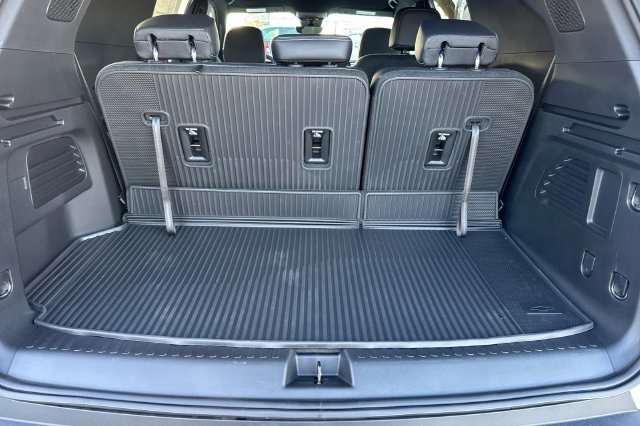 New 2027 Chevrolet Traverse LT w/ Driver Confidence Package FWD image 24