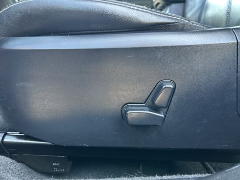 Used 2013 Chrysler 200 Limited FWD image 17