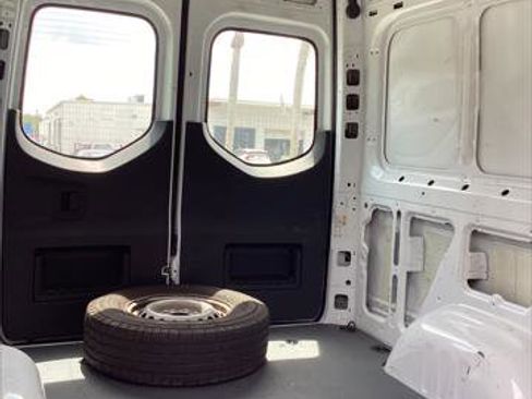 Used 2022 Mercedes-Benz Sprinter 2500 image 21