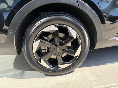 Certified 2025 Kia Sorento SX Prestige AWD/4WD image 30