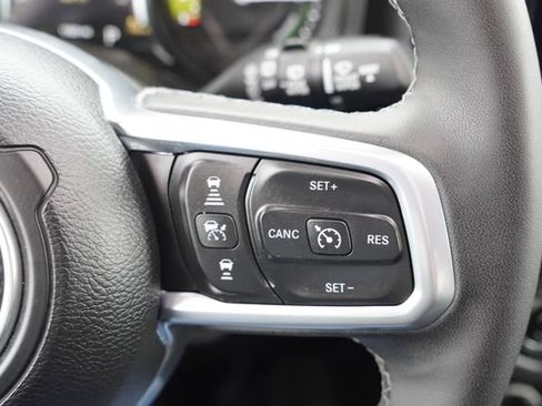 Certified 2025 Jeep Wrangler Unlimited Sahara w/ Safety Group image 32