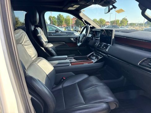 Used 2022 Lincoln Navigator L Reserve AWD/4WD image 5