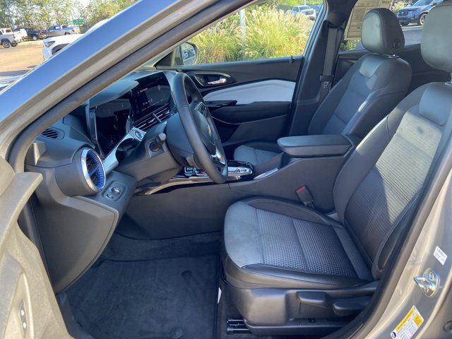 Used 2024 Chevrolet Trax LT w/ Driver Confidence Package FWD image 30